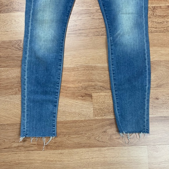MOTHER The Looker Ankle Fray Jeans in Bird of Paradise Wash - Picture 5 of 13